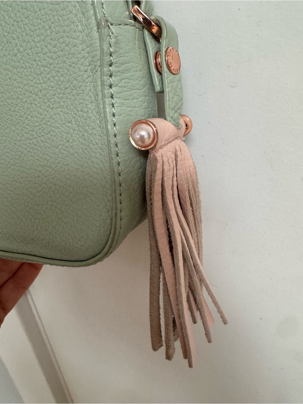 Ted Baker Mint Green Pebble Leather Crossbody with Rose Gold Chain - Picture 4 of 8